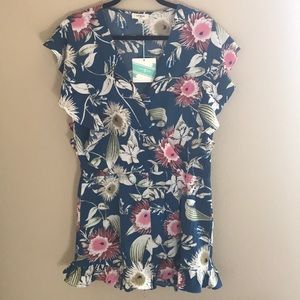 Umgee Floral Romper New with Tags size Large